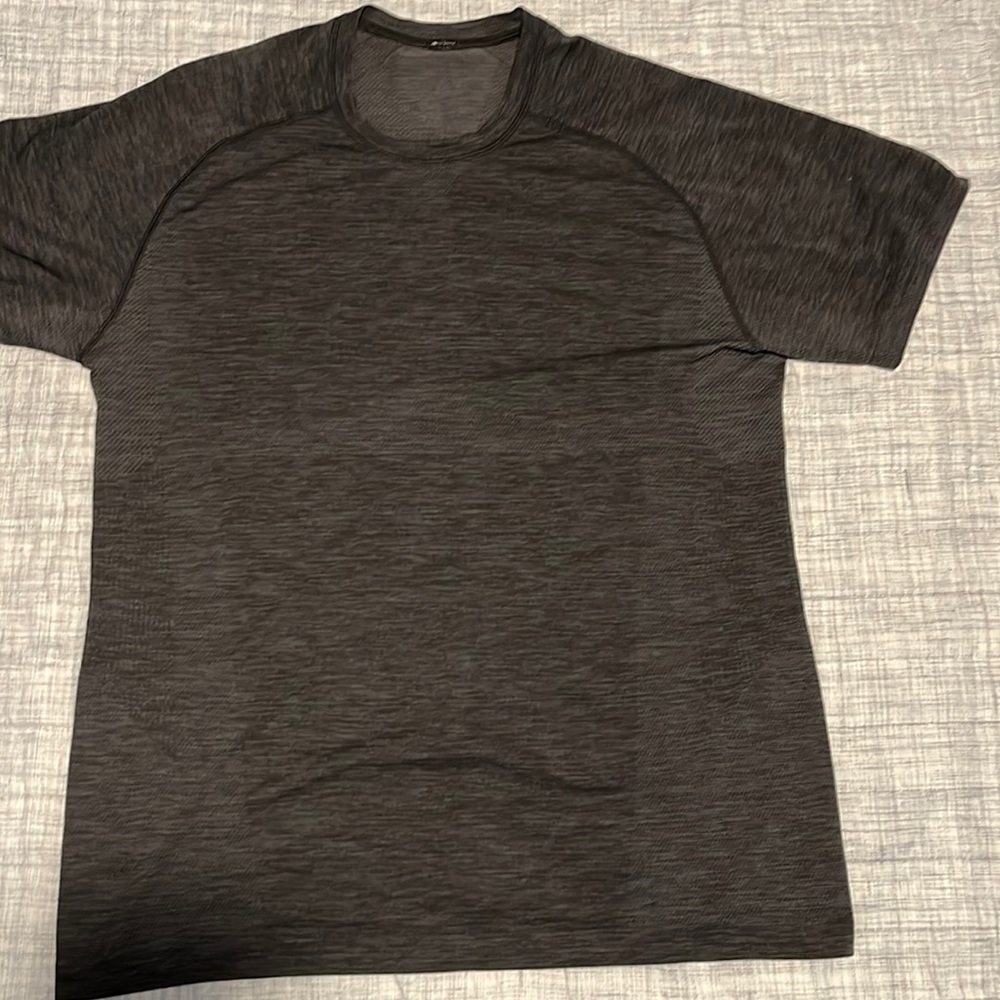 Black Lululemon Metal Vent